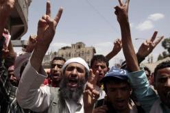 مقتل عشرين متظاهرا خلال اقتحام واخلاء ساحة الاعتصام في تعز