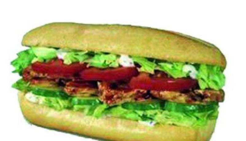 يكسر أنف صاحب مطعم لرفضه إعطاءه ''سندويتش''!