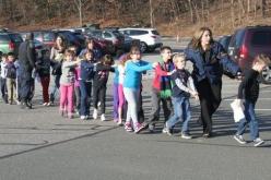 27 قتيلا بمجزرة في مدرسة أميركية