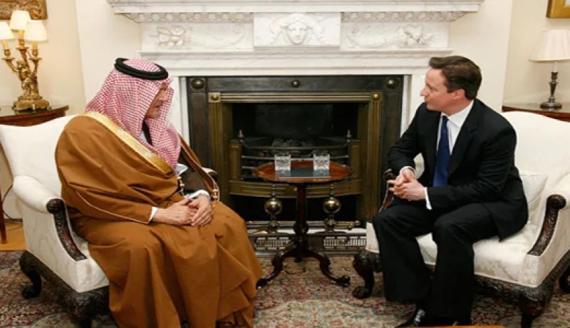 رئيس الوزراء البريطاني ديفيد كاميرون في زيارة للرياض