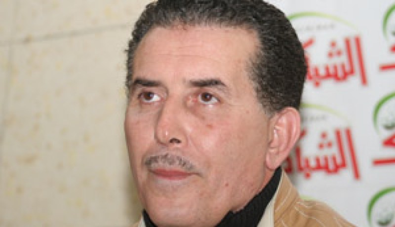 سرار يقاطع لقاء القبائل، يتحدى على مالك ويهدد باللجوء إلى رئيس الجمهورية