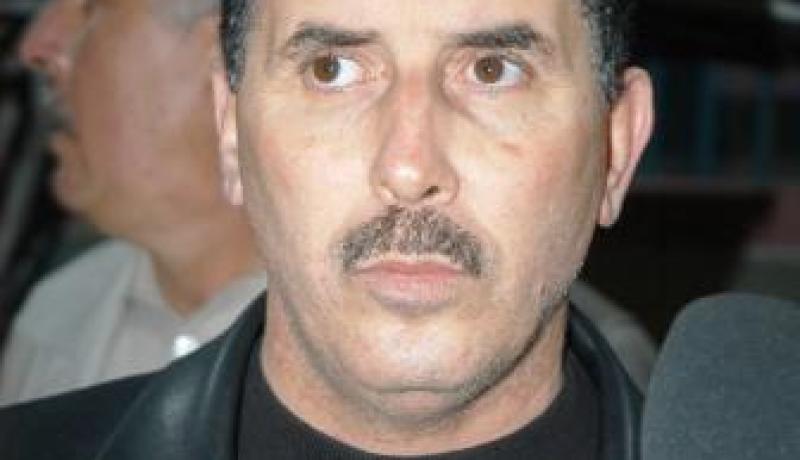 سرار يطلب بلحوت.. يلتقي مموليه في العاصمة وشعار الأقمصة بـ3ملايير