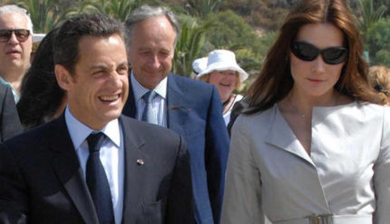 الفرنسيون‮ ‬غير مهتمين بالشائعات التي‮ ‬تطارد حكامهم إطلاقا