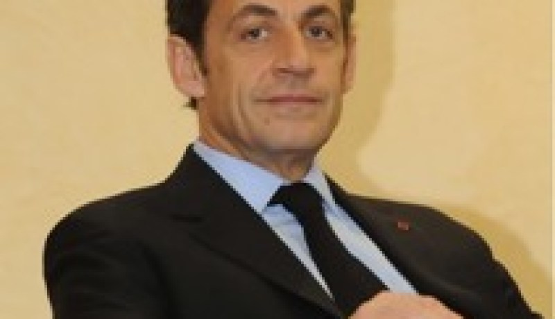 ساركوزي يتعرض للسرقة