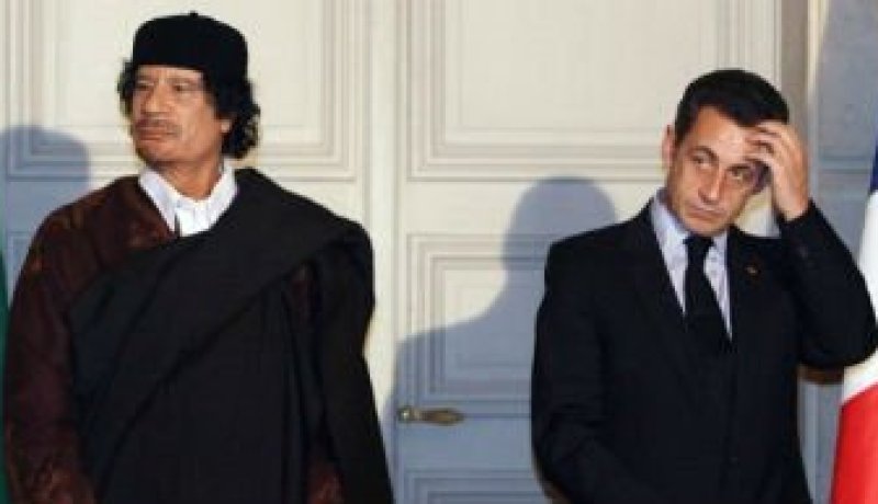 باريس تحقق في قضية تمويل القذافي لحملة ساركوزي الانتخابية