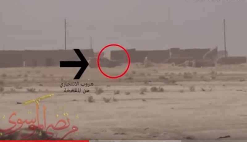 بالفيديو.. داعشي يفر من سيارته تحت نيران الجيش العراقي