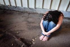 سعودية تقطع يدها ابسبب إعجابها بهذا الفنان !