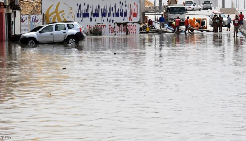السيول والفياضانات تودي بحياة 9 أشخاص بالرياض
