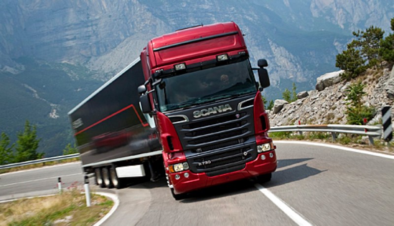 دروس إجبارية لسائقي الشاحنات والحافلات لمدة 3 سنوات