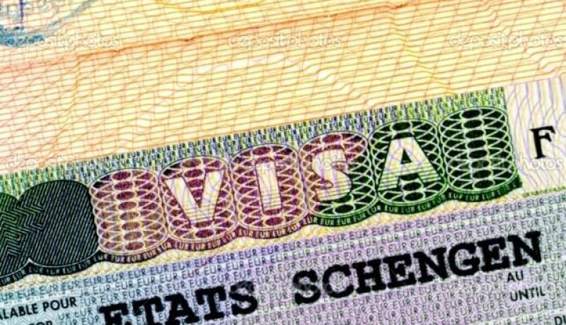 فرنسا تعلق العمل بنظام استقبال المسنين طالبي الفيزا من دون مواعيد