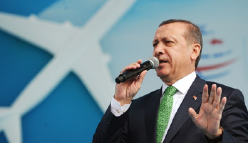 اردوغان يقبل استقالة حكومة داود اوغلو ويكلفه بتصريف الاعمال