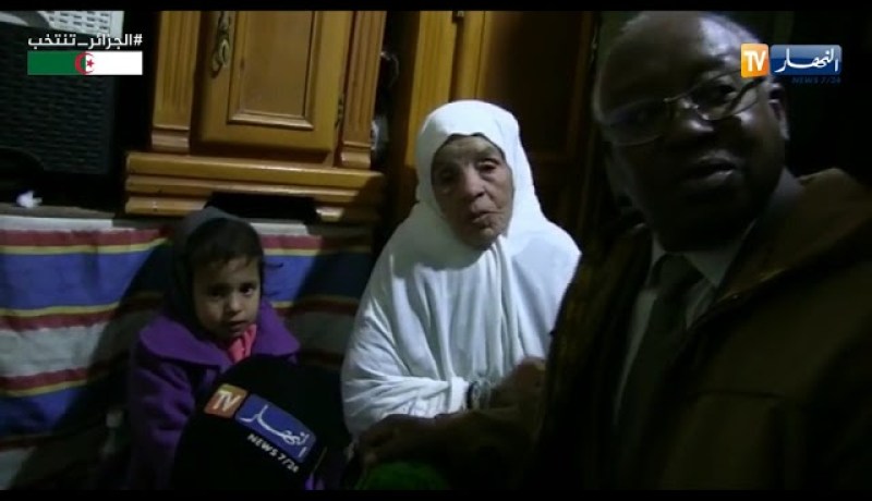 والي المسيلة يقدم إعانة لوالدة سامي دحماني..”سنتكفل به إجتماعيا ,و سنرافقه خلال رحلة العلاج”