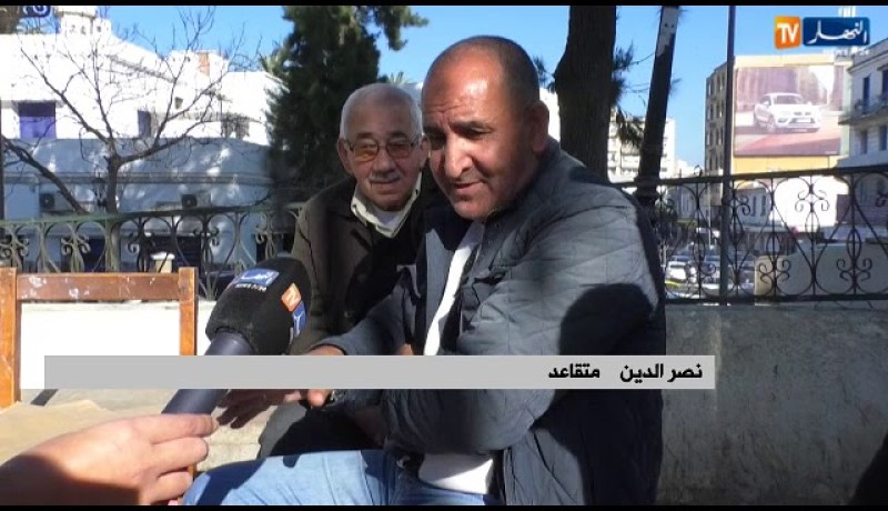 ثقافة: لعبة الدومينو.. تلون يوميات المتقاعين الباهتة