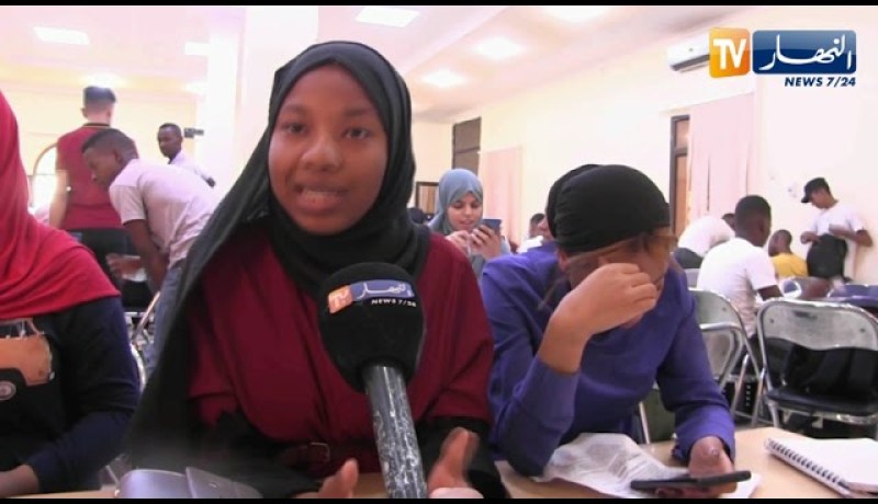 أدرار التلاميذ المقبلين على إجتياز شهادة البكالوريا يختارون المكتبة للمطالعة الجماعية