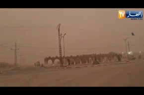 برج باجي مختار: عاصفه رملية تجتاح الولاية