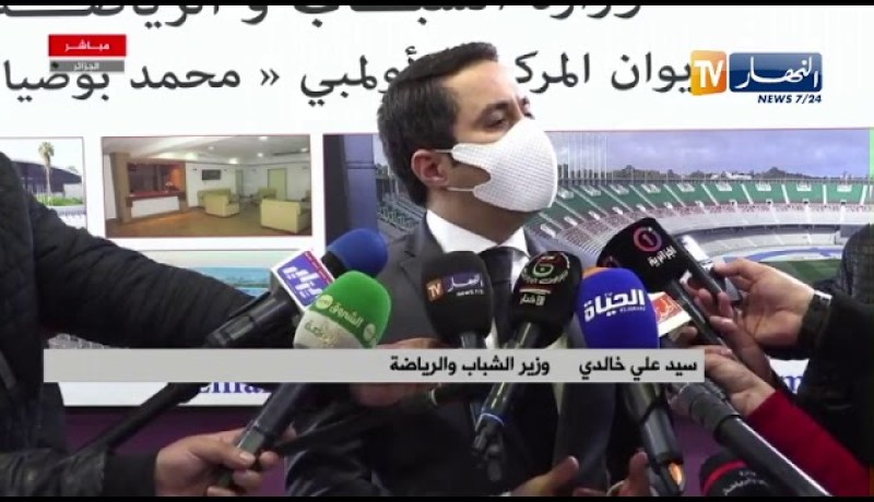 وزير الشباب والرياضة:  أداء المنتخب الوطني لـ “كرة اليد” ليس كارثي بل فوق المتوسط