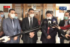 الوزير المنتدب المكلف بالبيئة الصحراوية يشراف على انطلاق قافلة المساعدات لمناطق الظل بجنوب الجزائر