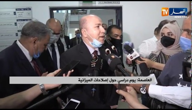 وزير المالية: تمديد آجال اقتناء قسيمة  السيارات لمدة 15 يوم