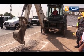 معسكر: مشاريع لفك العزلة بدائرة عقاز وتسليم اكثر من 100 كلم من الطرقات