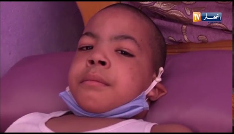 ورقلة: عائلة الطفل بن زيد تطالب السلطات بالتدخل لمواصلة علاج إبنها في تونس