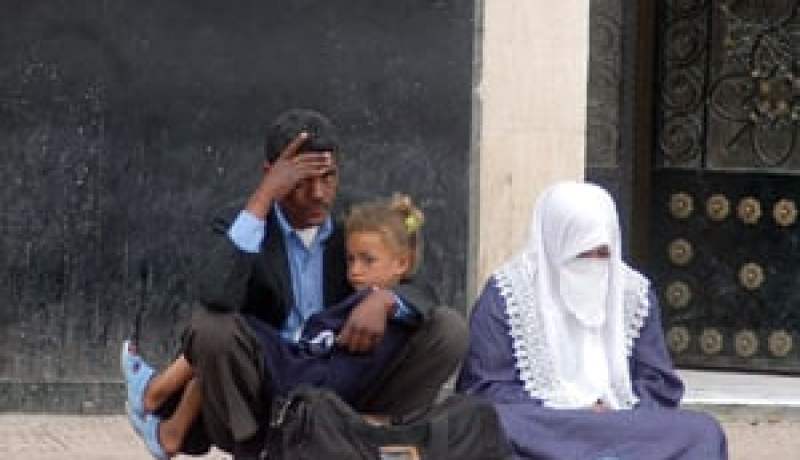 شوارع تبسة أضحت قبلة لهم ومن كل الأعمار…عائلات تقتات من القمامة وأخرى تنصب على ذقون المواطنين