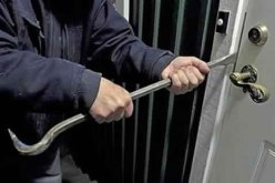 عصابة تسطو على منزل وكيل جمهورية وتعتدي على رجلي أعمال سوريين بحي الياسمين في وهران