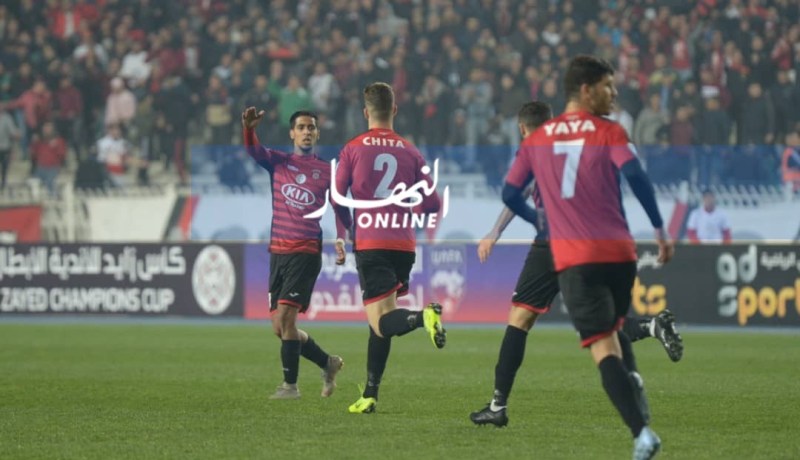 بالصور.. سوسطارة تنهي الشوط الأول لصالحها أمام المريخ