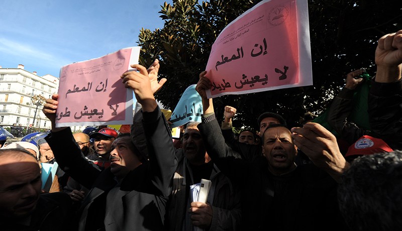 تكتـل النقابات يفشل في بلوغ البرلمان ويكتفي بساحة البـريد المركزي