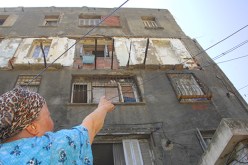 اعادة اسكان عائلات من بولوغين تضررت جراء زلزال الجمعة