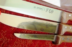 سكاكين‮ ‬العيد‮ ‬تهدّد شبانا بالسجن بتهمة حمل أسلحة محظورة بالحراش