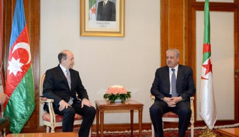 سلال يستقبل وزير العدل الأذربيجاني