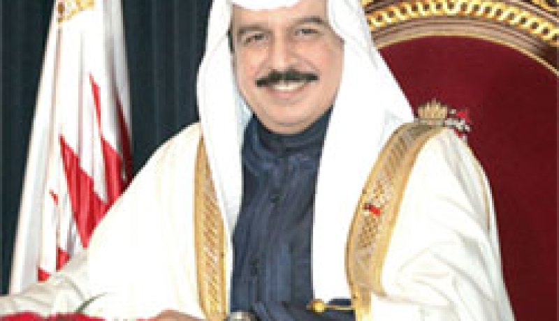 ولي عهد البحرين يحذر من انه لن يتساهل مع من يحاولون تقسيم المملكة