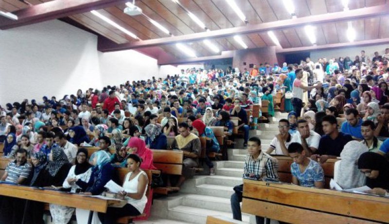إستفادة 100 طالب وإطار جامعي من الدراسة و التكوين بالخارج
