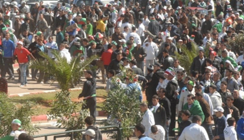 صور المناصرين الجزائريين بملعب 5 جويلية
