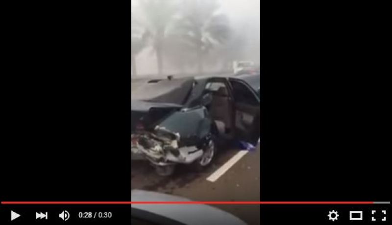 بالفيديو حادث غير مسبوق لتصادم 69 سيارة و17 مصابا في أبو ظبي