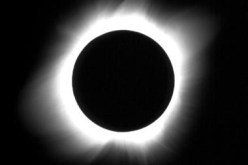 كسوف جزئي للشمس صبيحة اليوم الثلاثاء بالجزائر