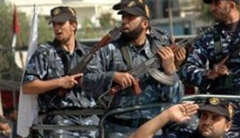 اتهامات متبادلة بين  فتح وحماس  بتصعيد الاعتقالات والمنع من السفر