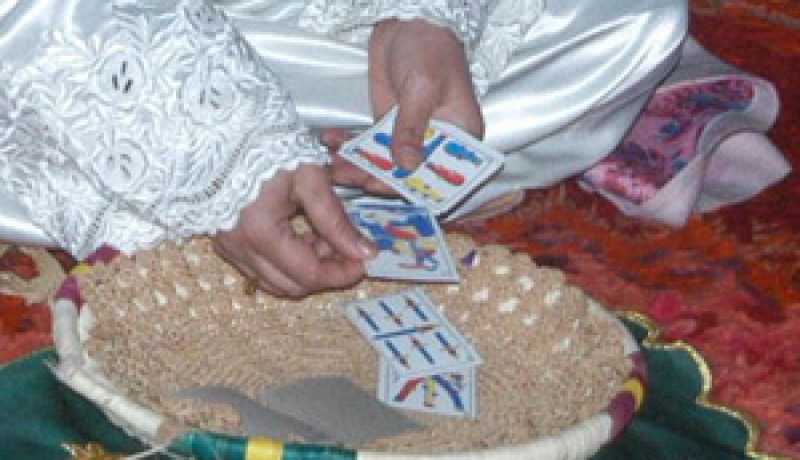 توقيف أربع مشعوذات احتالتا على صاحبة محل للحلاقة بتلمسان
