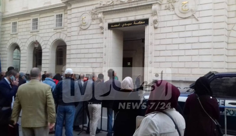 بداية توافد المواطنين.. وتعزيزات أمنية مشددة قبل بداية محاكمة القرن