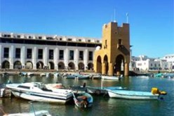 الأواني الفخارية والتحف الأثرية تشد أنظار السياح:متحف الفنون الجميلة قيمة جمالية إضافية بالمركب السياحي لسيدي فرج
