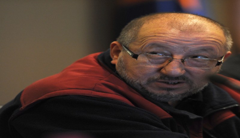 يفضّل العمال على المسؤولين