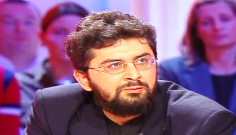 سيفاوي‮ ‬مواطن شبه فرنسي