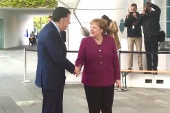 السراج يجري محادثات مع المستشارة الألمانية في برلين