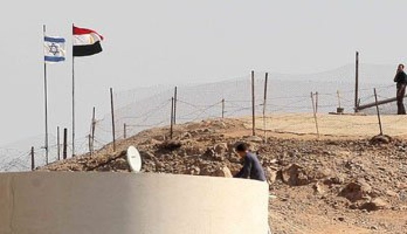 إصابة ضابط مصرى برصاص عصابات التهريب بالقرب من معبر رفح