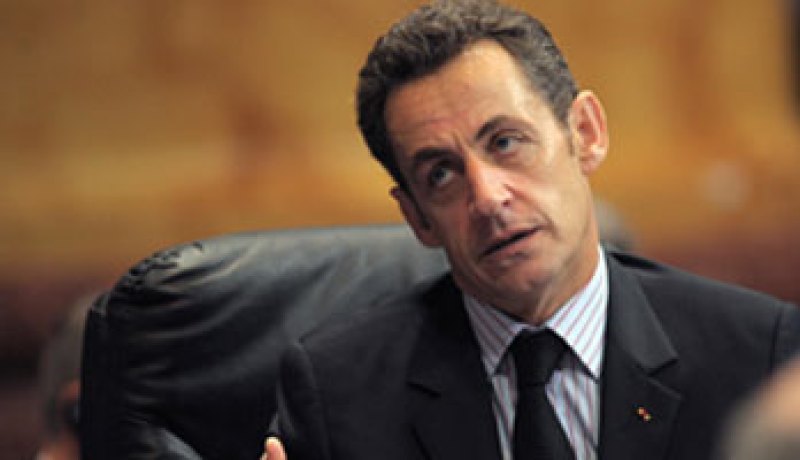 مجلة فرنسية تتهم واشنطن باختراق إلكترونى لمكتب ساركوزى