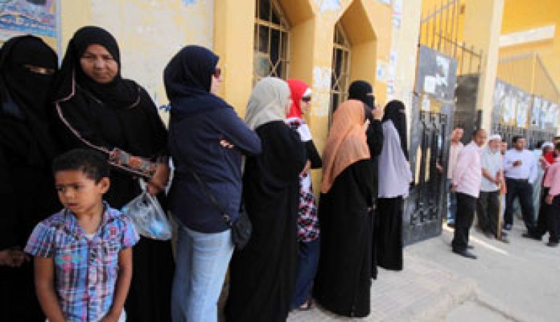 رئيسة لجنة بعين شمس تمنع منتقبات من التصويت لرفضهن كشف وجوههن