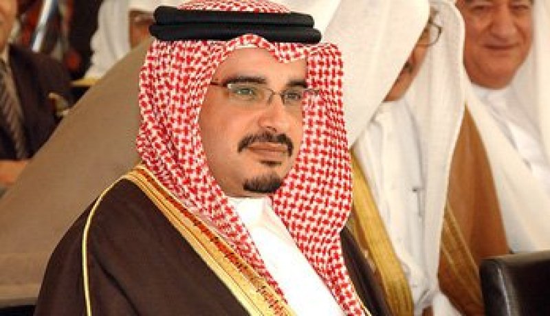 ولى عهد البحرين يؤكد على أهمية زيادة التعاون مع واشنطن فى المجال العسكرى