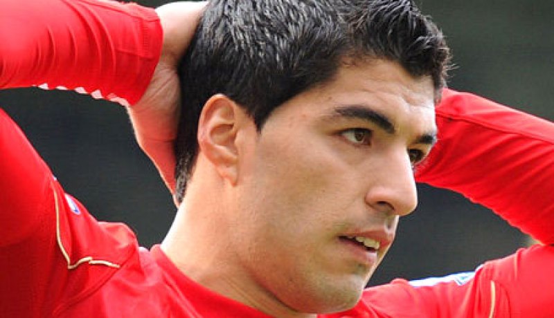 ليفربول يرغب في تمديد عقد سواريز