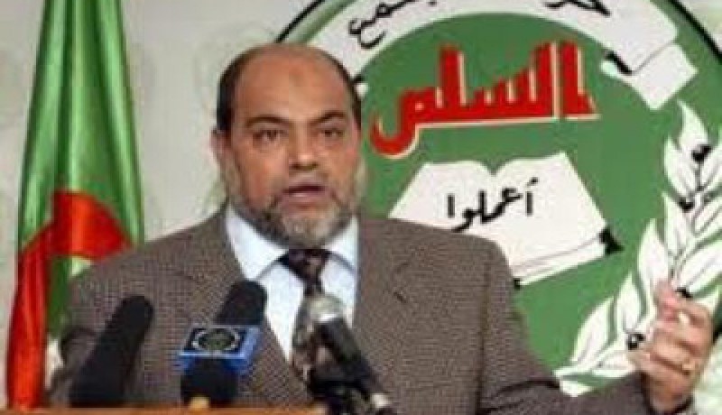 إطارات الإعلام لحركة مجتمع السلم يناقشون دور الإعلام الإلكتروني في صناعة الرأي العام