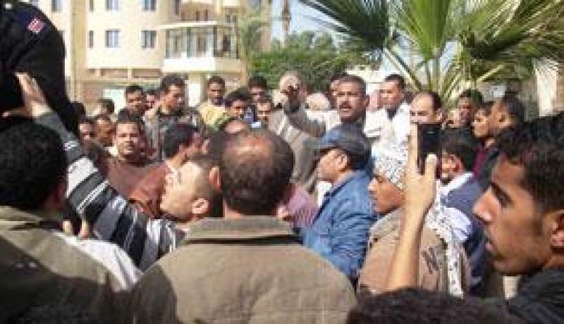 عمال مدرسة صغار الصم ينظمون وقفة احتجاجية بتموشنت